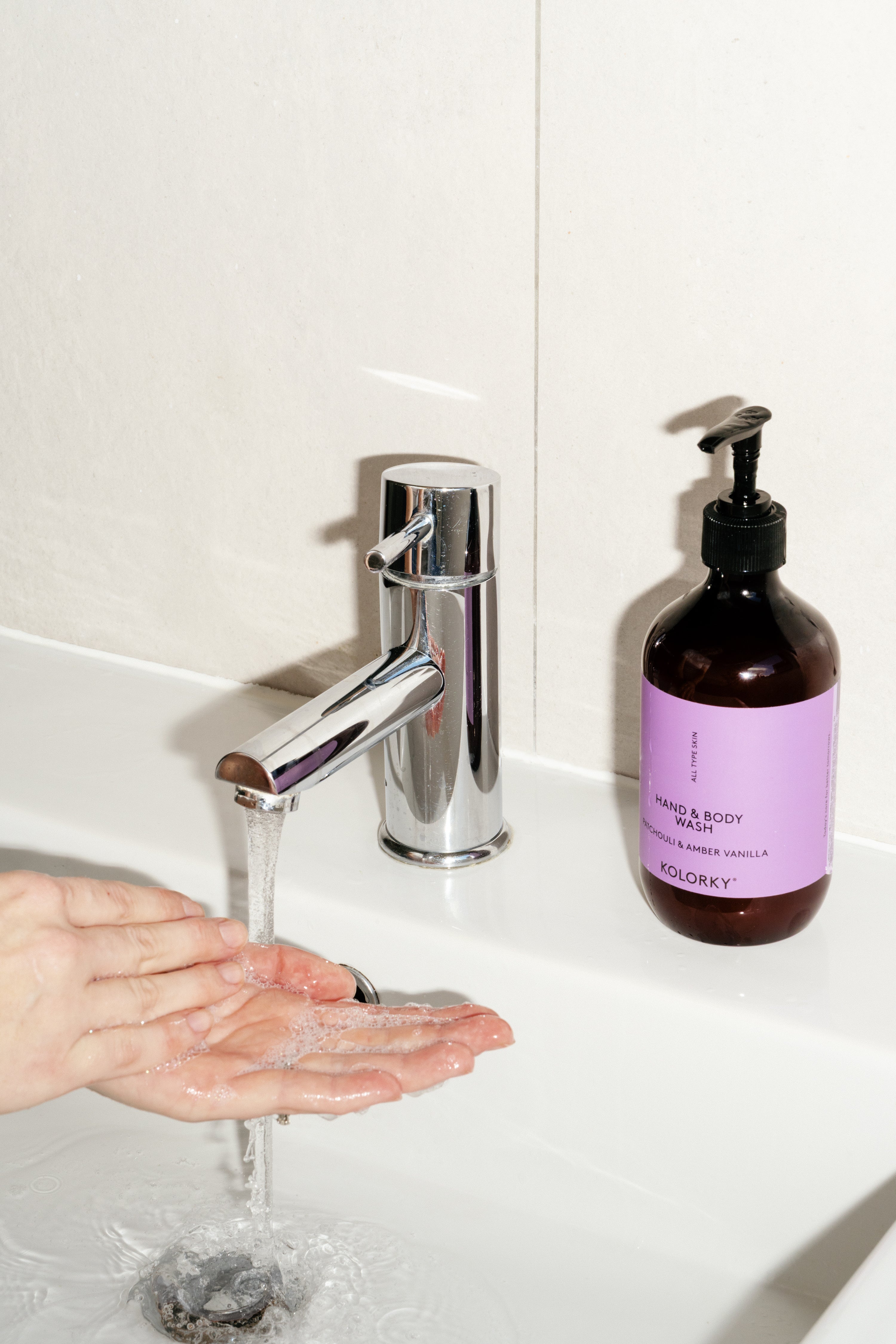 HAND & BODY WASH, Patchouli & Amber Vanilla, 490 ml