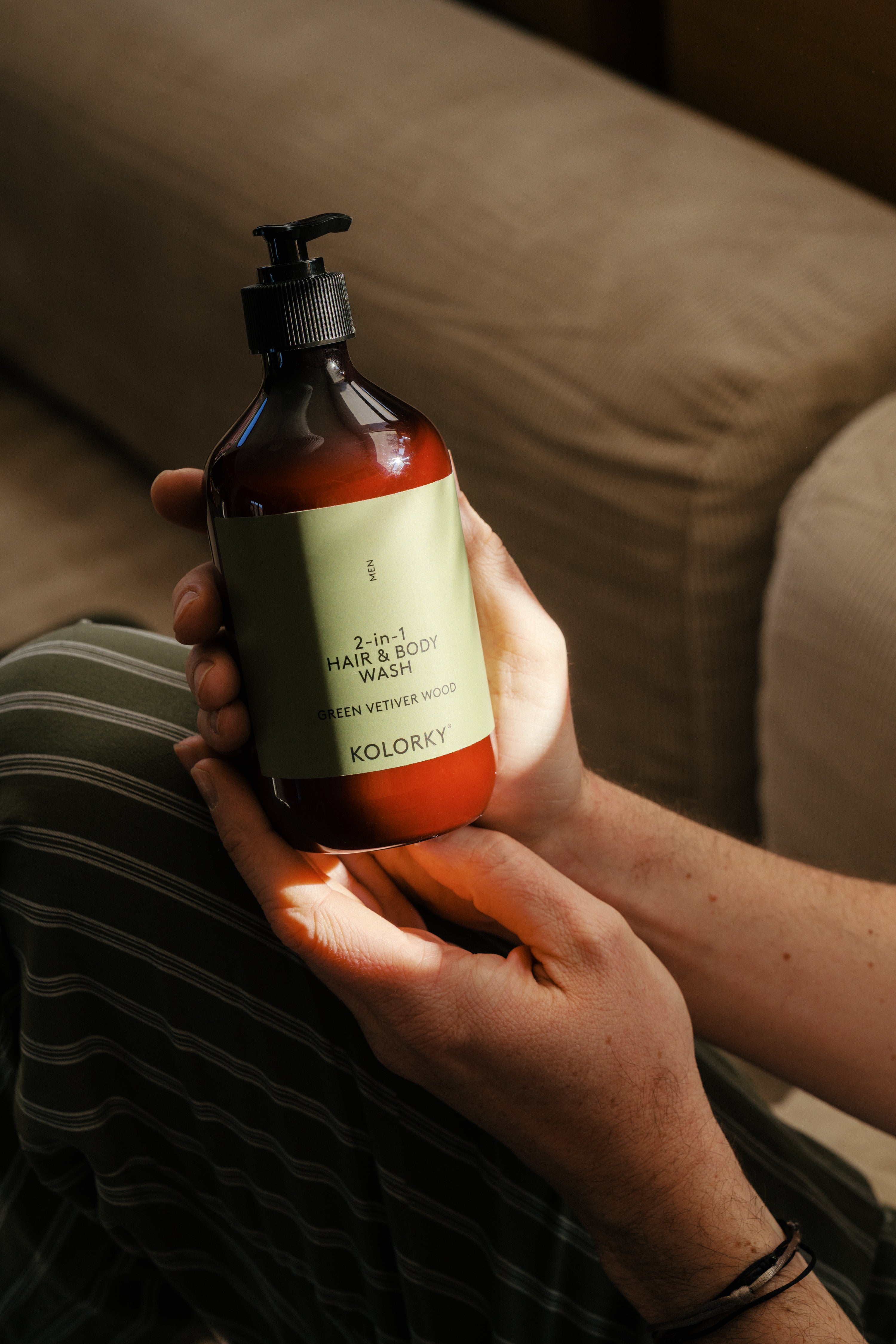 2-in-1 HAIR & BODY WASH, Green Vetiver Wood, 490 ml